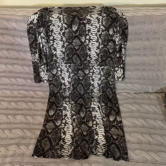 Michael Kors snakeskin Print V-Neck Dress - Picture 3 of 4